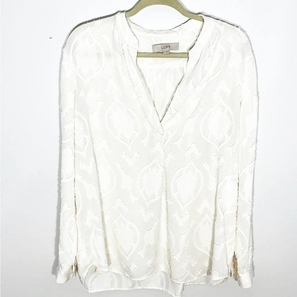 LOFT Ivory Textured V-Neck Long Sleeve Blouse
